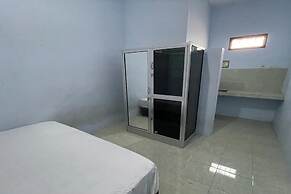 OYO 94160 Kost Btnompo Near SDI Bontosallang