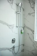 Hotel Le Roi Express Karol Bagh