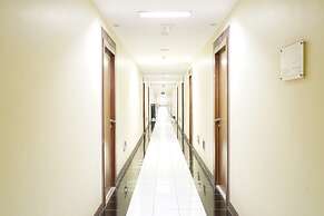 OYO 94159 Gateway Cicadas Apartment By Chery Properti