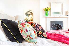 Beautiful 5 Bedroom Regency House / Pets Welcome