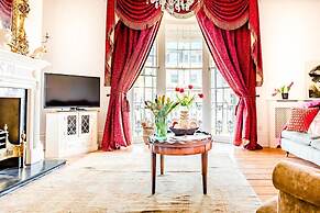 Beautiful 5 Bedroom Regency House / Pets Welcome