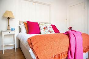 Beautiful 5 Bedroom Regency House / Pets Welcome