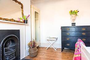 Beautiful 5 Bedroom Regency House / Pets Welcome