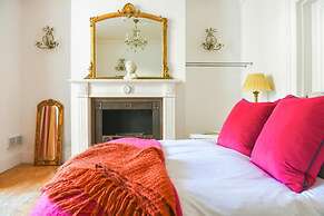 Beautiful 5 Bedroom Regency House / Pets Welcome