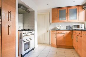 Beautiful 5 Bedroom Regency House / Pets Welcome