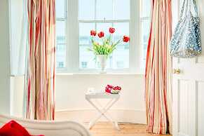 Beautiful 5 Bedroom Regency House / Pets Welcome