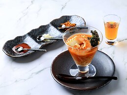 EXECUTIVE SUITE SUIREI