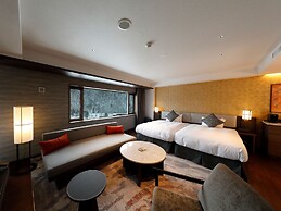 EXECUTIVE SUITE SUIREI