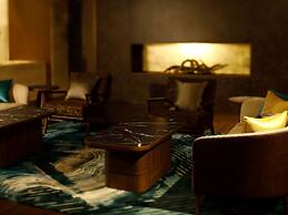 EXECUTIVE SUITE SUIREI