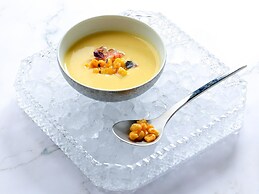 EXECUTIVE SUITE SUIREI