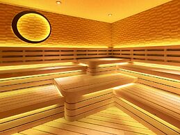 EXECUTIVE SUITE SUIREI