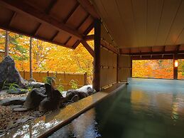 EXECUTIVE SUITE SUIREI