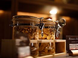 EXECUTIVE SUITE SUIREI