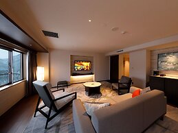 EXECUTIVE SUITE SUIREI