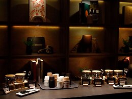 EXECUTIVE SUITE SUIREI