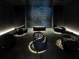 EXECUTIVE SUITE SUIREI