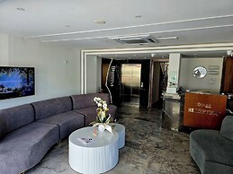 Nurel Shark Residence