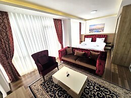 Nurel Shark Residence