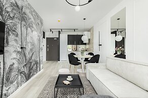 Apartment With Parking by Renters