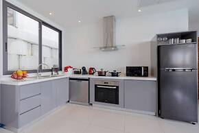 Loft-Style 4BR Salt Pool Villa Sunset 6