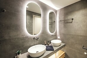 Exceptional Acropolis Suite by Cloudkeys