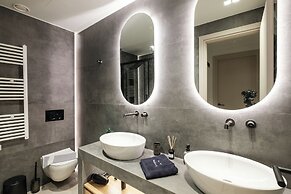 Exceptional Acropolis Suite by Cloudkeys