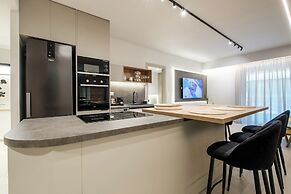 Exceptional Acropolis Suite by Cloudkeys