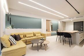 Exceptional Acropolis Suite by Cloudkeys