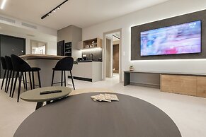 Exceptional Acropolis Suite by Cloudkeys