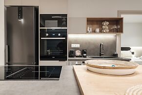 Exceptional Acropolis Suite by Cloudkeys