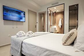 Exceptional Acropolis Suite by Cloudkeys