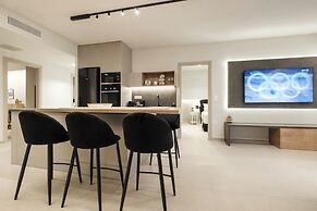 Exceptional Acropolis Suite by Cloudkeys