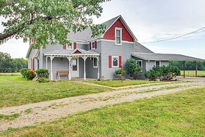Erie Farmhouse w/ Fire Pit + Grill: Pets Welcome!