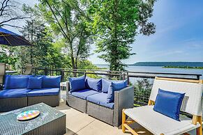 Maiden Rock Cottage w/ Fire Pit & Lake Pepin Views