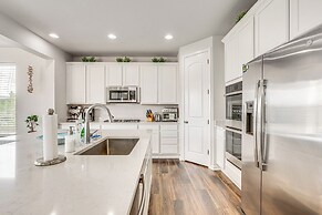 15 Mi to Boulder: Spacious Family Home in Erie