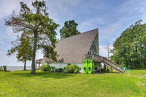 Cabin on Albemarle Sound w/ Dock & 2 Kayaks