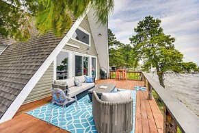 Cabin on Albemarle Sound w/ Dock & 2 Kayaks
