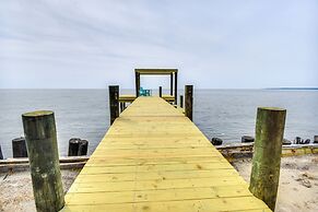 Cabin on Albemarle Sound w/ Dock & 2 Kayaks