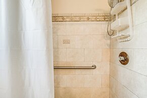 5 Mi to Beach: Pet-friendly Port Charlotte Home