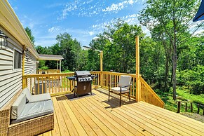Modern Unadilla Retreat w/ Decks & Gas Grill!