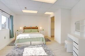 7 Mi to Golf Course: Brighton Apt w/ Yard & Patio