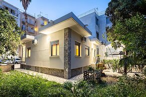 Jeannette s Seaside Getaway - Kalamata Urban Gem