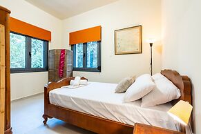 Jeannette s Seaside Getaway - Kalamata Urban Gem