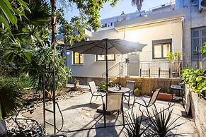 Jeannette s Seaside Getaway - Kalamata Urban Gem