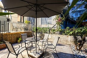 Jeannette s Seaside Getaway - Kalamata Urban Gem