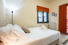 Jeannette s Seaside Getaway - Kalamata Urban Gem