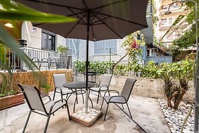 Jeannette s Seaside Getaway - Kalamata Urban Gem