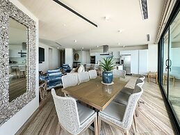 3BR Ground Floor Condo With Direct Pool Access