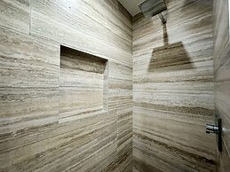 3BR Ground Floor Condo With Direct Pool Access