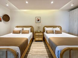 3BR Ground Floor Condo With Direct Pool Access